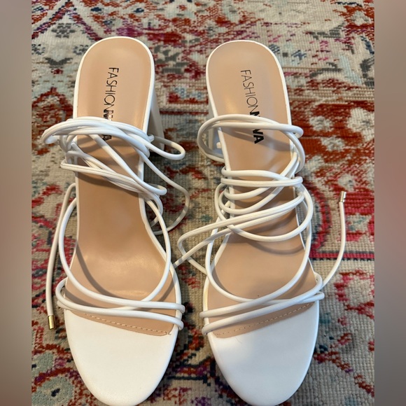 NWOT Carina Wrap Up Heels - White - Picture 2 of 2